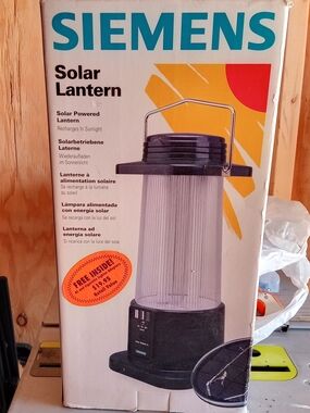 Siemens Solar Lantern - Black with Clear Ribbed Shade